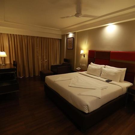 Hotel-S-Park Khammam Екстериор снимка