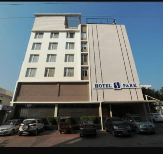 Hotel-S-Park Khammam Екстериор снимка