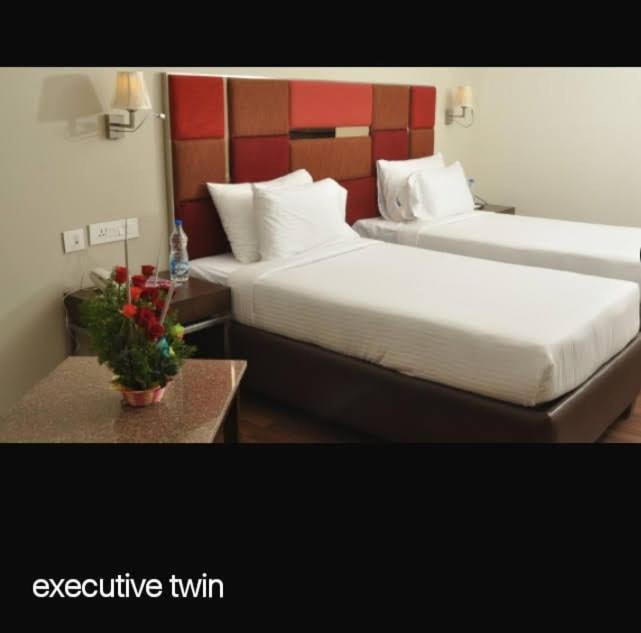 Hotel-S-Park Khammam Екстериор снимка