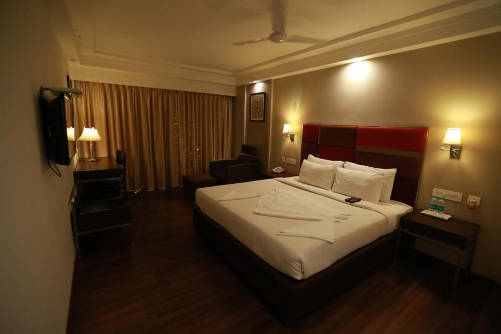 Hotel-S-Park Khammam Екстериор снимка